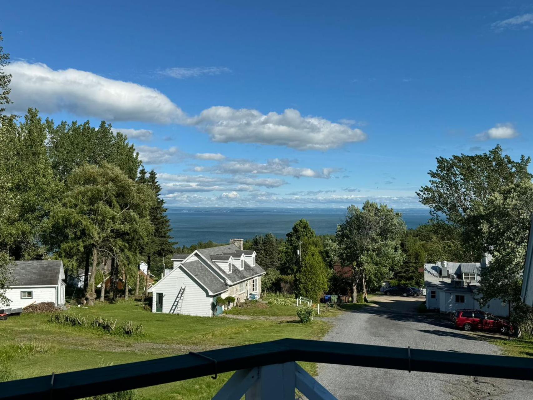 Auberge Des Nuages Hotel La Malbaie Exterior photo